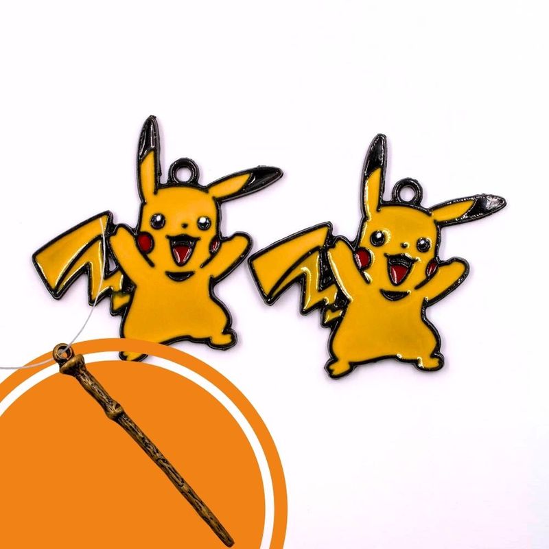 PINGENTE-PIKACHU-POKEMON-46X41MM-EM-ZAMAC-COM-02-PECAS---AMARELO-CANARIO