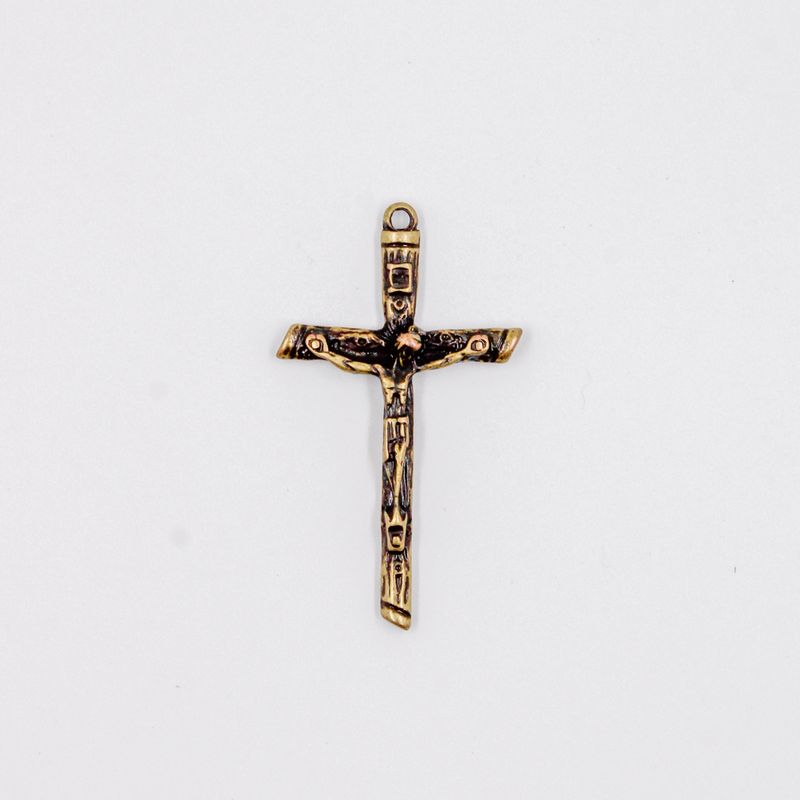 PINGENTE-CRUCIFIXO-TRABALHADO-52X30MM-EM-ZAMAC-O-KG---OURO-VELHO