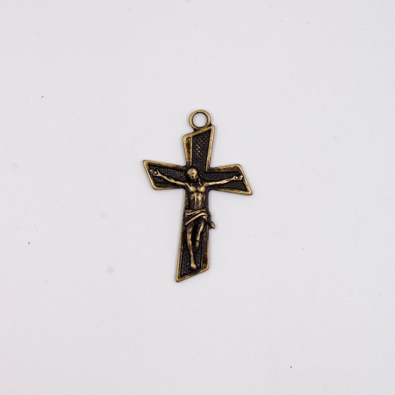 PINGENTE-CRUCIFIXO-TRABALHADO-62X40MM-EM-ZAMAC-O-KG---OURO-VELHO