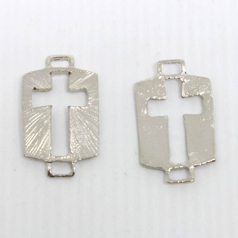 PIINGENTE-CRUZ-COM-CRISTO-TRABALHADA-DE-FUNDICAO-41X24MM-074---NIQUEL-074