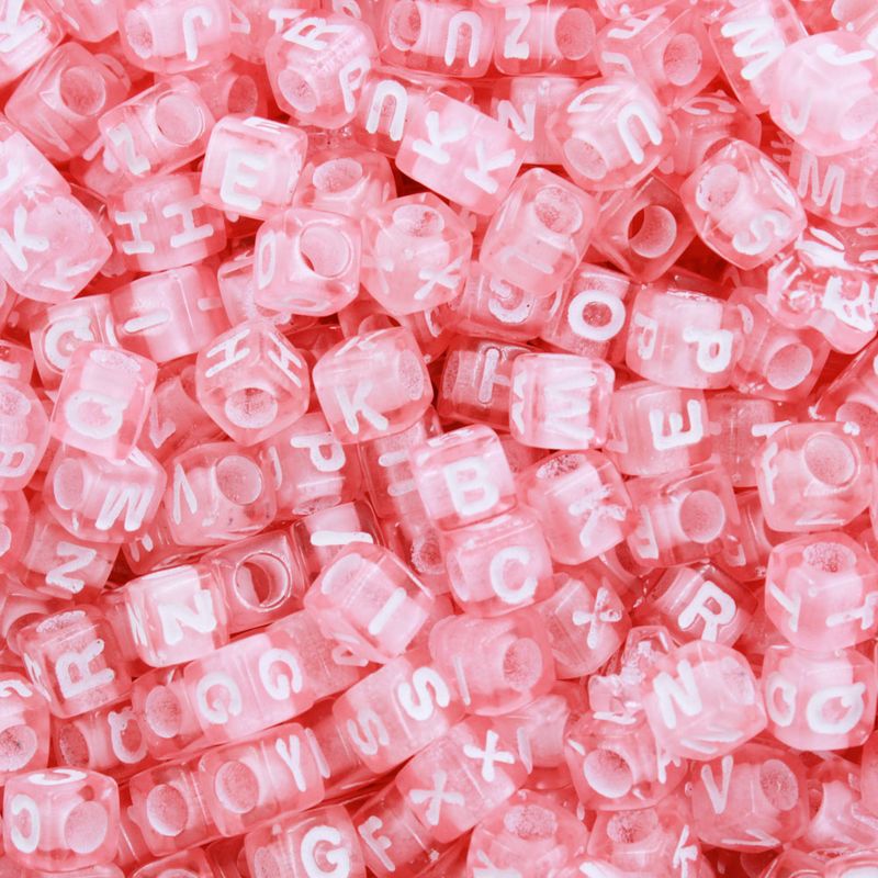 MICANGA-ENTREMEIO-QUADRADO-LETRA-INFANTIL-6X6MM-EM-PLASTICO-COM-500GR-262P---ROSA-COM-BRANCO