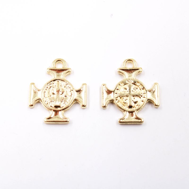 PINGENTE-SAO-BENTO-23X19MM-EM-ZAMAC-COM-100GR---073---DOURADO-073