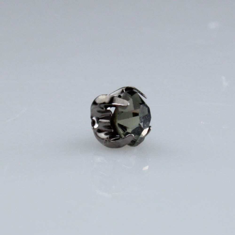 STRASS-DE-COSTURA-C-CAIXINHA-4-GARRAS-SS20-EM-FERRO-COM-144-PECAS---127KR---FUME-127