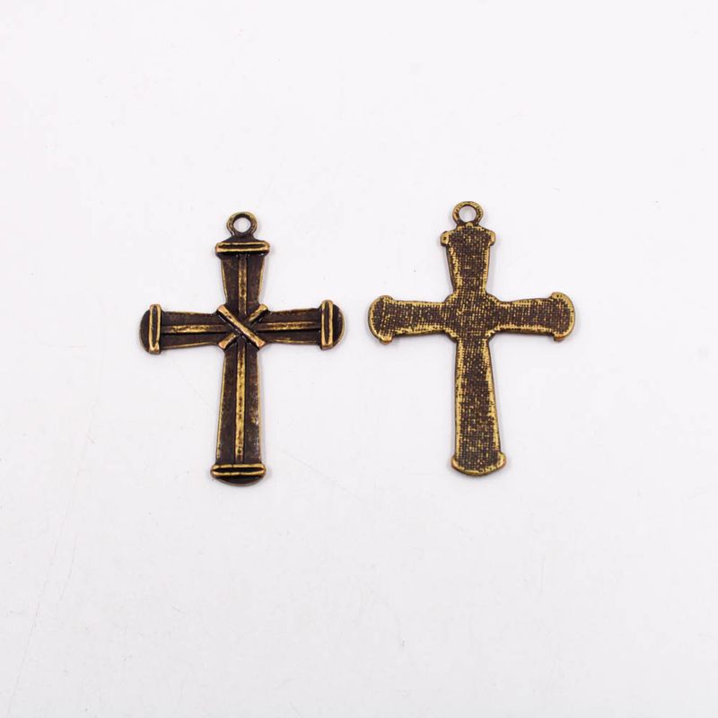 PINGENTE-CRUZ-TRABALHADA-45X32MM-EM-ZAMAC-COM-12-PECAS---OURO-VELHO