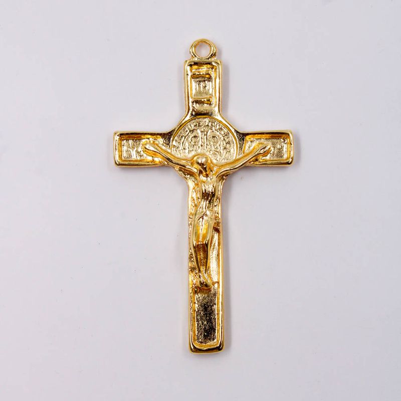 PINGENTE-CATAFORETICO-CRUCIFIXO-RELEVO-70X40MM-EM-ZAMAC-COM-02-PECAS---DOURADO