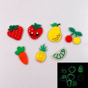 APLIQUE FRUTAS FLUORESCENTES 30MM EM PVC COM 5 PEÇAS