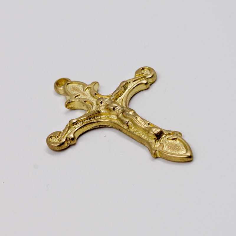 PINGENTE-CRUCIFIXO-TRABALHADO-47X33MM-EM-ZAMAC-O-KG---DOURADO