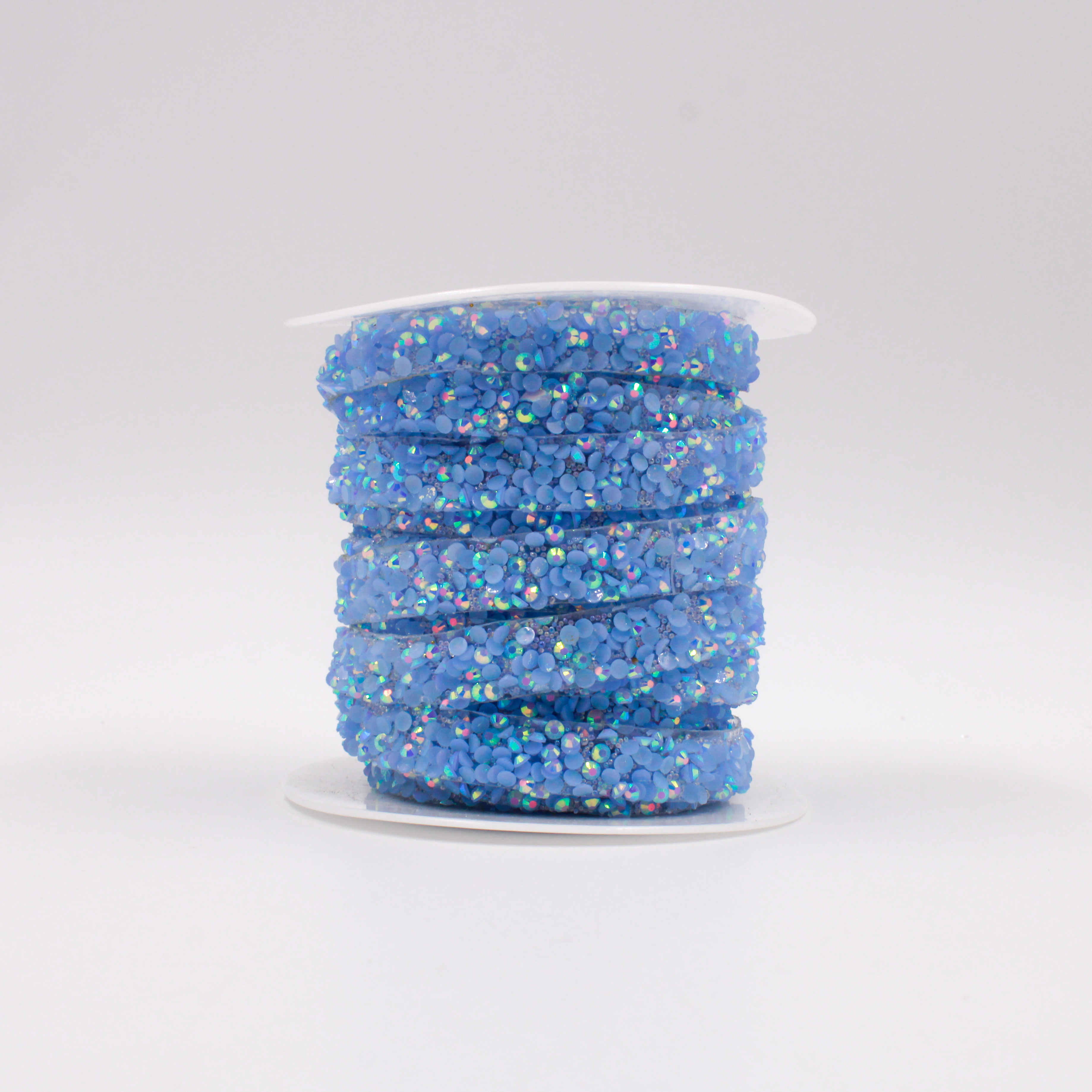 MANTA-EM-TIRA-DE-STRASS-10MM-ROLO-EM-RESINA-COM-10-METROS---AZUL-BEBE