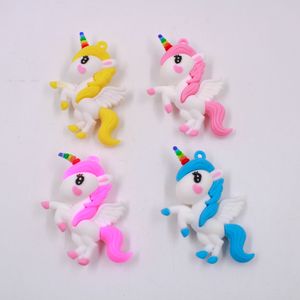 PINGENTE UNICORNIO 78MM EMBORRACHADO COM 16 PEÇAS