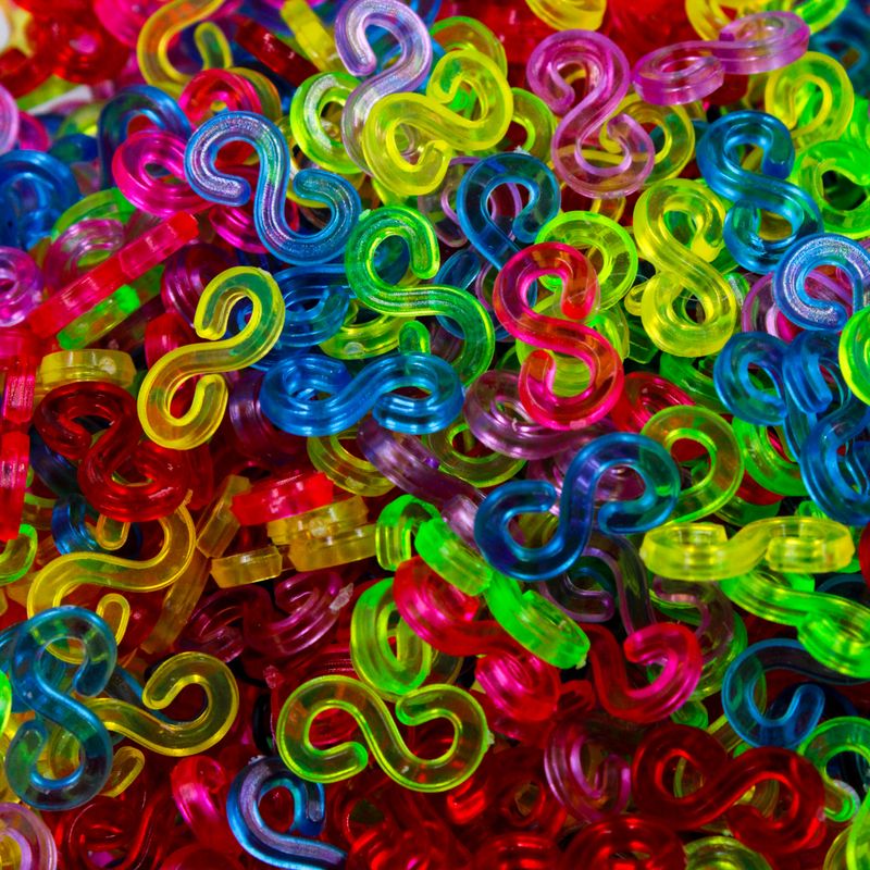 CLIPES-TRANSPARENTES-PARA-PULSEIRA-EM-PLASTICO-COM-500GR---103---COLORIDO