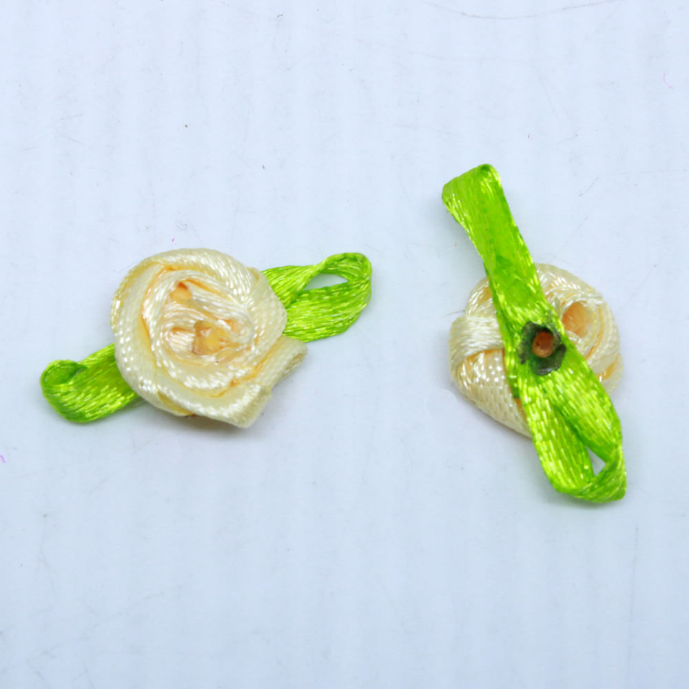 FLOR ROCOCO COM FOLHA 10MM EM POLIESTER COM 1000 PEÇAS