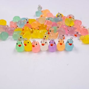 PINGENTE PATINHO FLUORESCENTE 16MM EM RESINA COM 10 PEÇAS