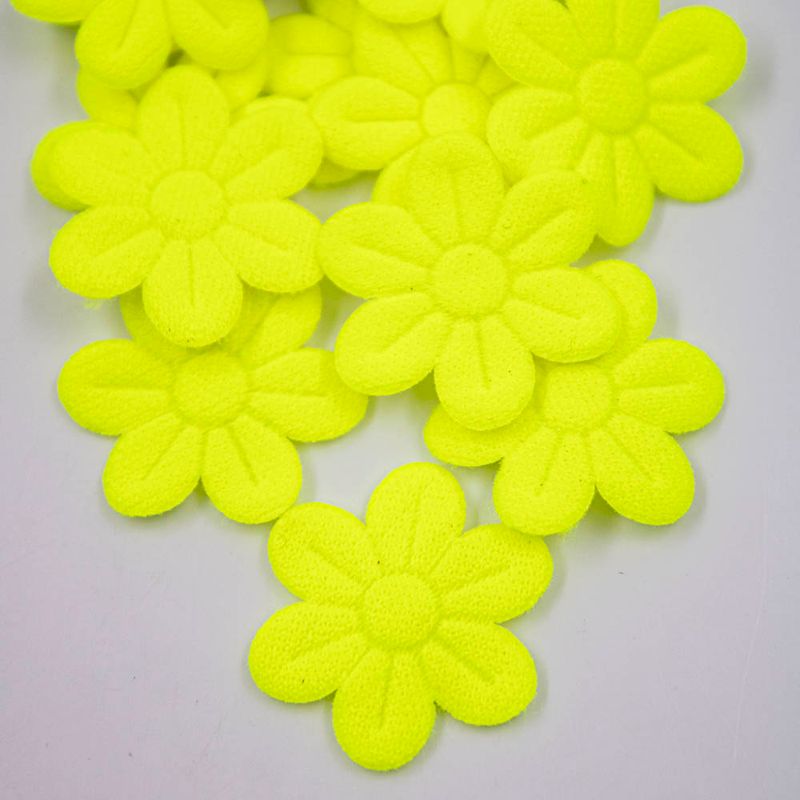 APLIQUE-FLOR-PRENSADA-20MM-EM-POLIESTER-COM-500-UN---033M---AMARELO-NEON