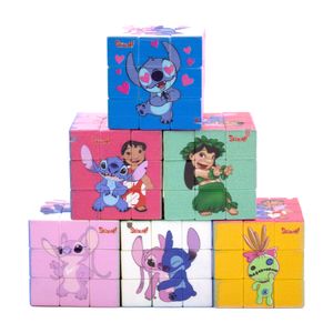 PINGENTE CUBO MÁGICO 35X35MM PERSONAGENS STITCH COM 12 PEÇAS