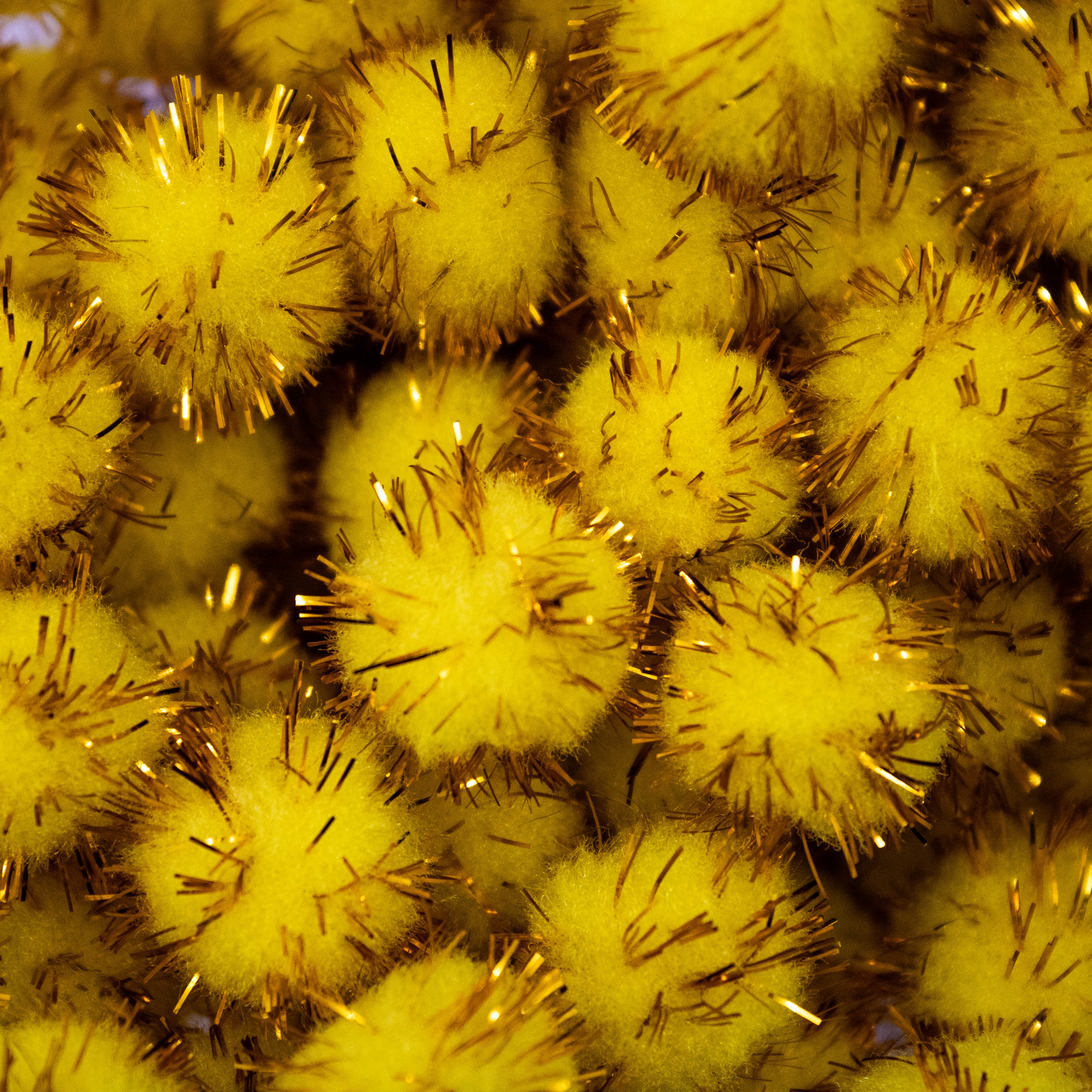 POMPOM-DE-BOLINHA-FESTAO-20MM-COM-500-PECAS---232---dourado-Z32