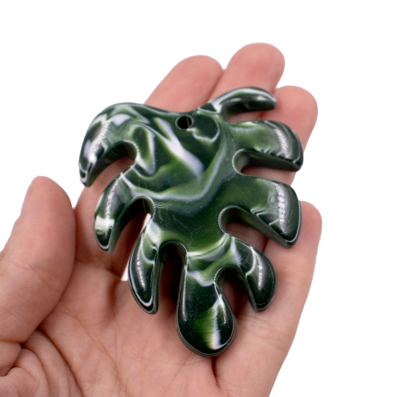 PINGENTE-COSTELA-DE-ADAO--57X69MM-EM-ACRILICO-COM-500GR---352B---VERDE