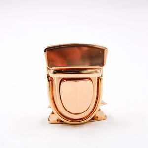 FECHO PARA BOLSA TIC TAC 37X30MM EM FERRO COM 02 PEÇAS