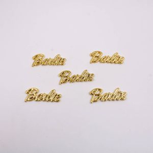 APLIQUE LOGO BARBIE EM PLASTICO COM 5 PEÇAS