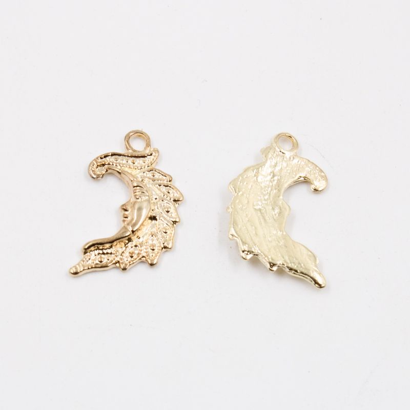 PINGENTE-LUA-25X15MM-EM-ZAMAC-COM-100GR---073---DOURADO-073