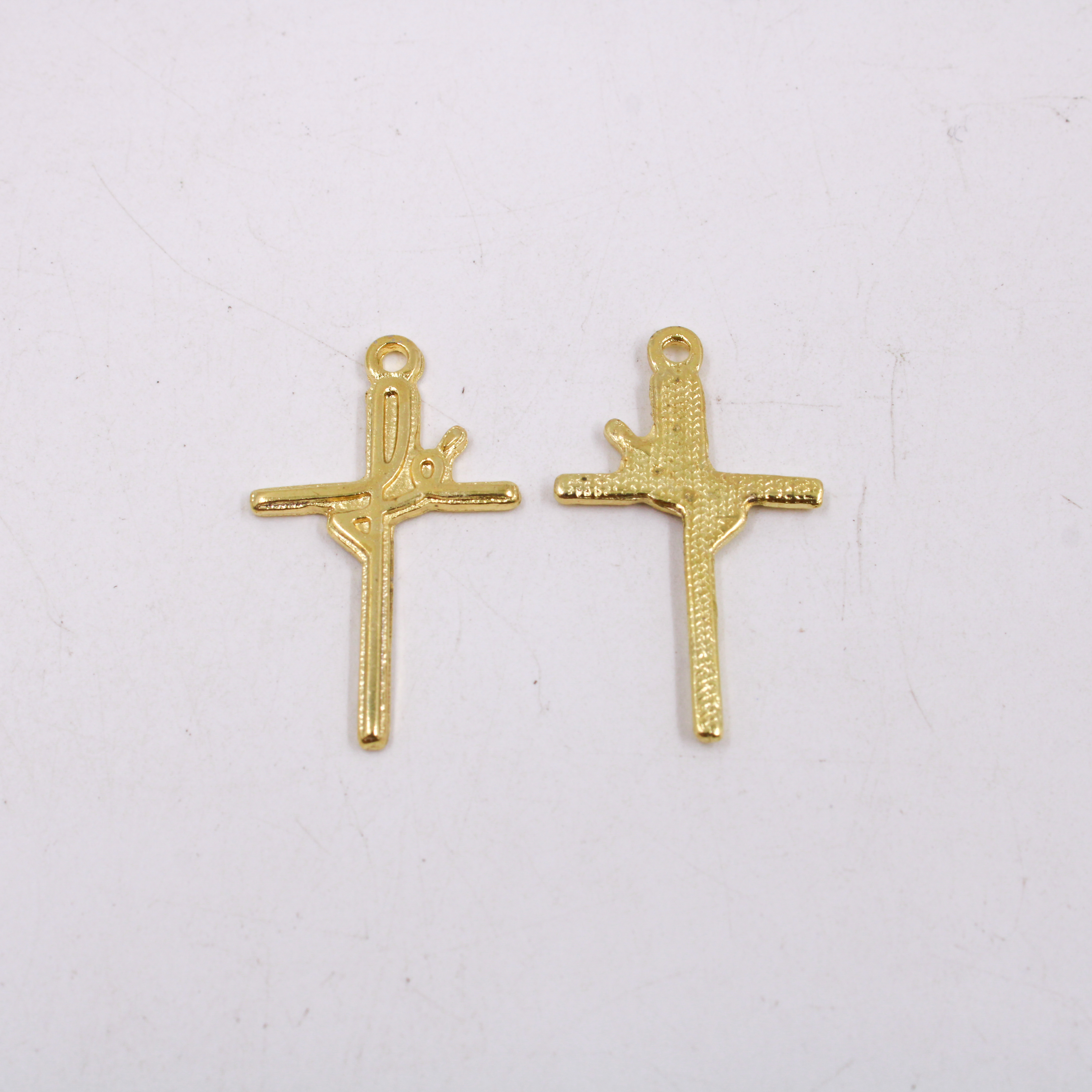 PINGENTE-CRUZ-FE-33X20MM-EM-ZAMAC-COM-12-PECAS---DOURADO