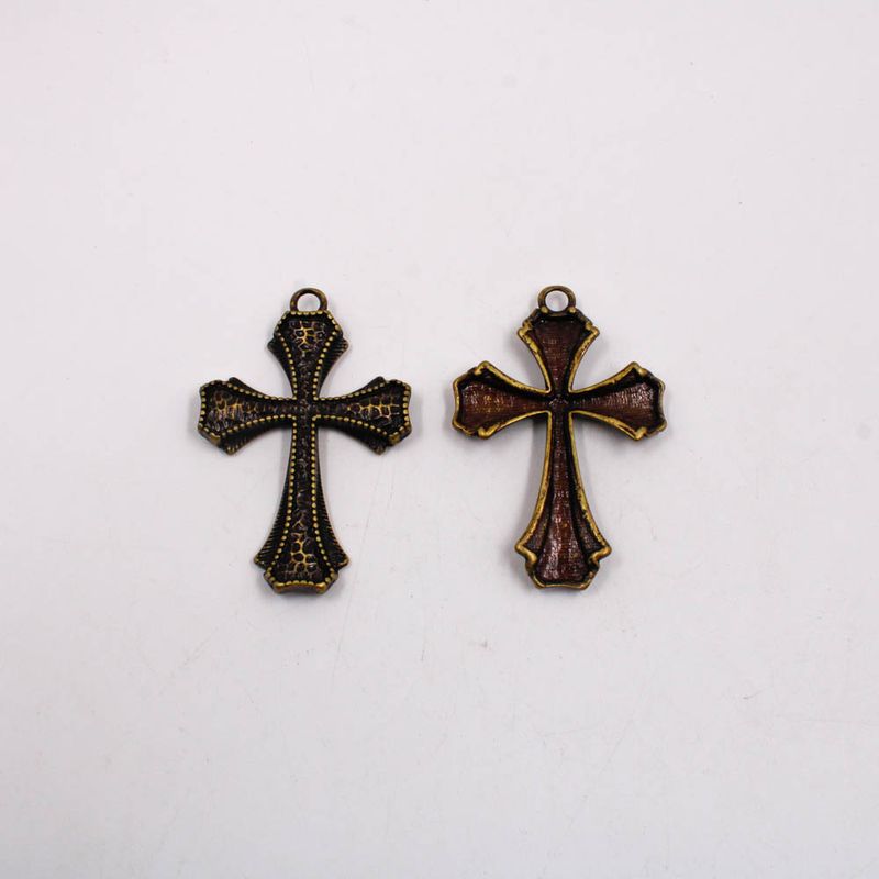 PINGENTE-CRUZ-TRABALHADA-64X41MM-EM-ZAMAC-COM-02-PECAS---OURO-VELHO