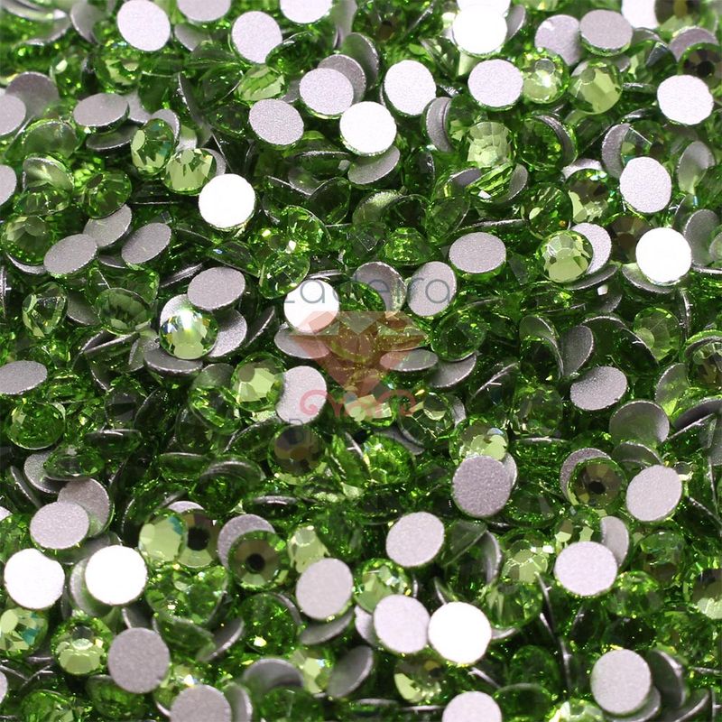 CHATON-PARA-COLAGEM-REDONDO--SS16-EM-CRISTAL-COM-144-PECAS---114KR---VERDE-PERIDOT