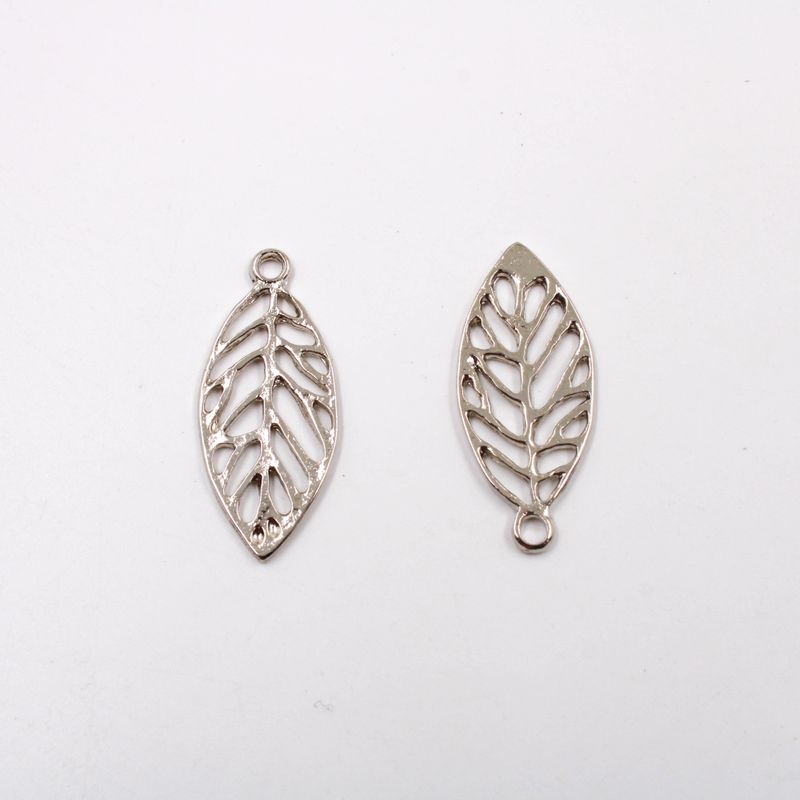 PINGENTE-FOLHA-DETALHADA-31X14MM-EM-ZAMAC-COM-100GR---074---NIQUEL-074