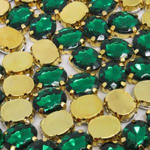 CHATON ENGRAMPADO DOURADO OVAL 8X10MM EM ACRILICO COM 250 PEÇAS