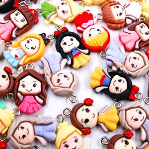 PINGENTE BONECAS EM RESINA COM 10 PEÇAS
