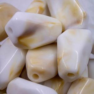 PASSANTE IRREGULAR MESCLADO 42X26MM EM ACRILICO COM 50GR