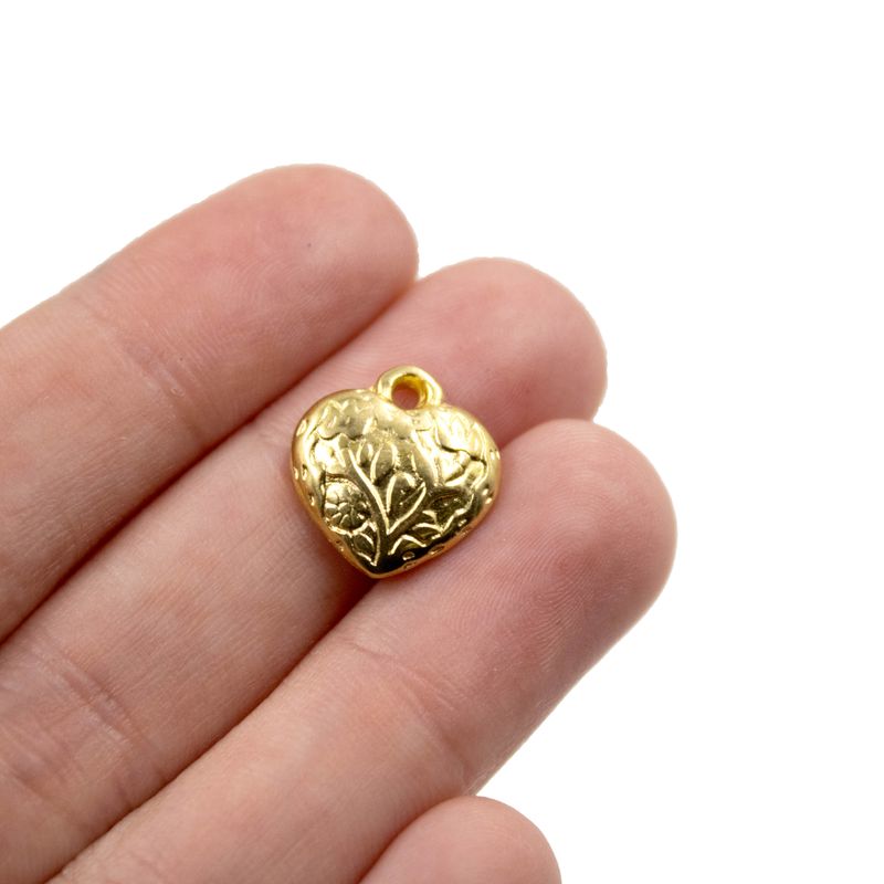 PINGENTE-CORACAO-TRABALHADO-8MM-EM-ZAMAC-COM-12-PECAS---DOURADO
