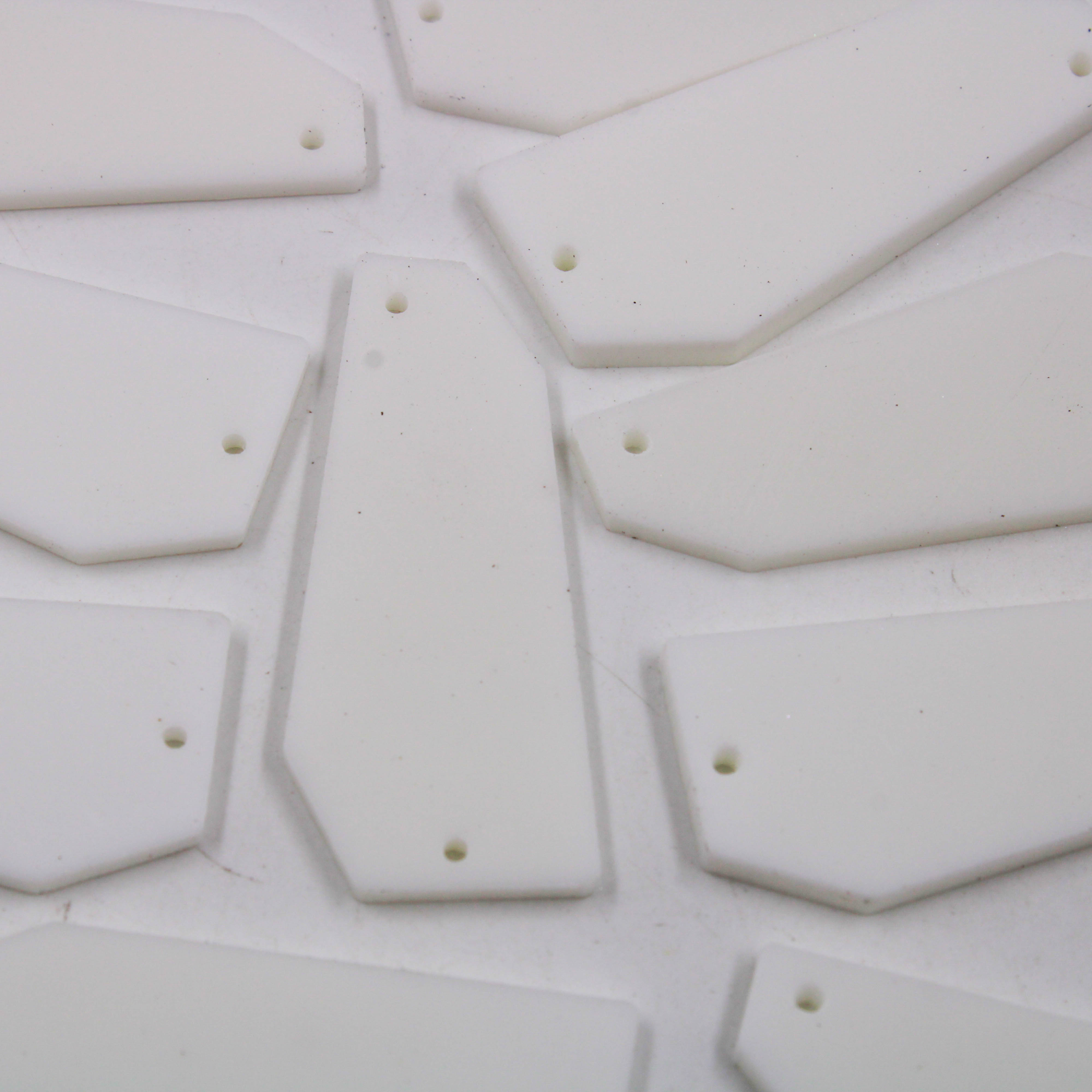 CHATON-PARA-COSTURA-IRREGULAR-19X41MM-EM-ACRILICO-COM-200-PECAS-014CI---BRANCO-LEITOSO-014