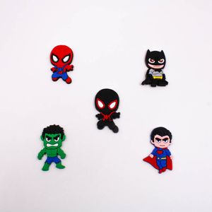 APLIQUE KIT SUPER HEROIS SORTIDOS 44MM EMBORRACHADO COM 50 PEÇAS