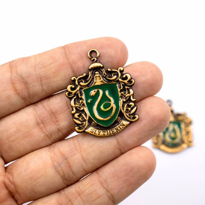 PINGENTE-HARRY-POTTER-SONSERINA-EM-ZAMAC-COM-02-PECAS---205---VERDE-Z5