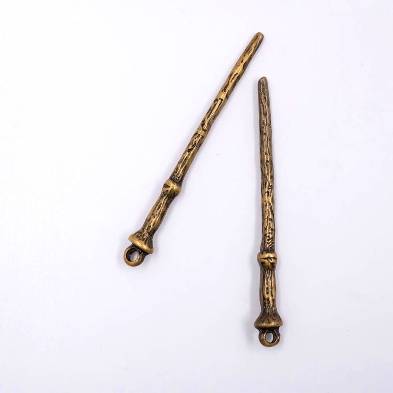 PINGENTE-VARINHA-HARRY-POTTER-71MM-EM-ZAMAC-COM-02-PECAS---OURO-VELHO
