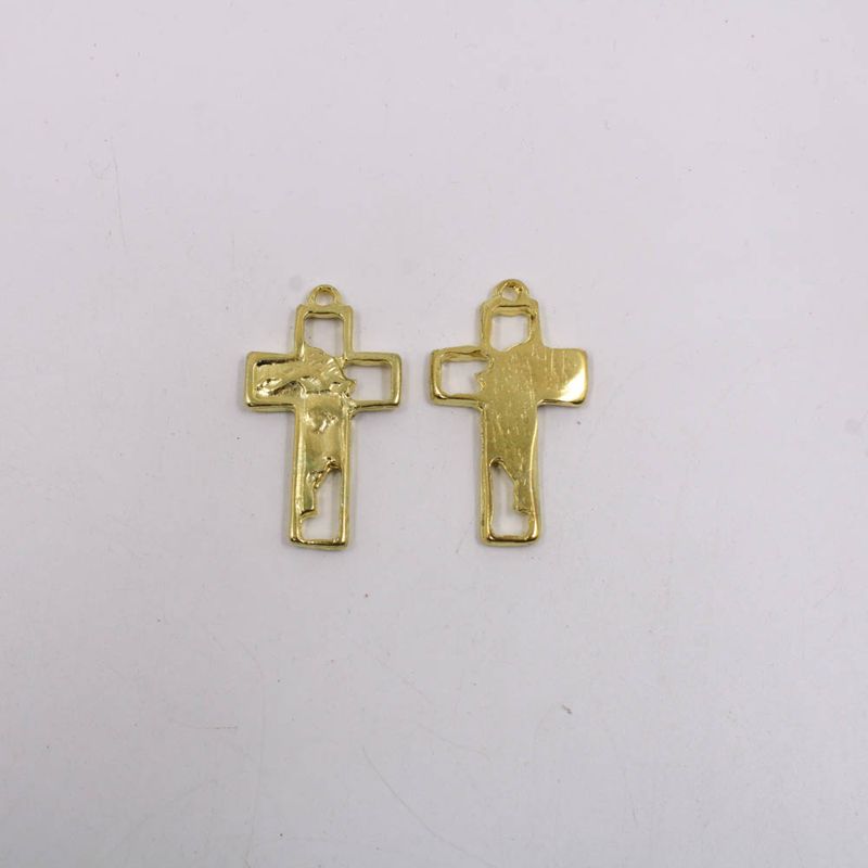 PINGENTE-CRUZ-JESUS-CRISTO-VAZADA-19X32MM-EM-ZAMAC-COM-12-PECAS---DOURADO