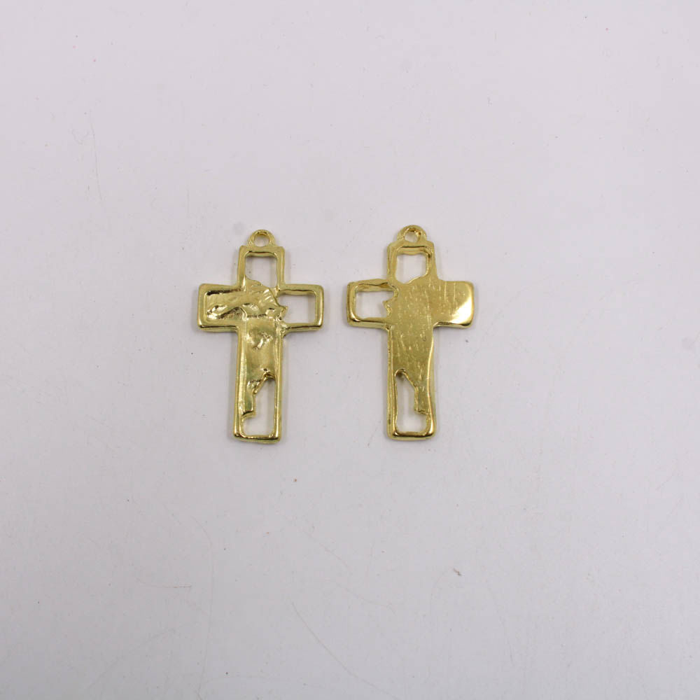 PINGENTE-CRUZ-JESUS-CRISTO-VAZADA-19X32MM-EM-ZAMAC-COM-12-PECAS---DOURADO