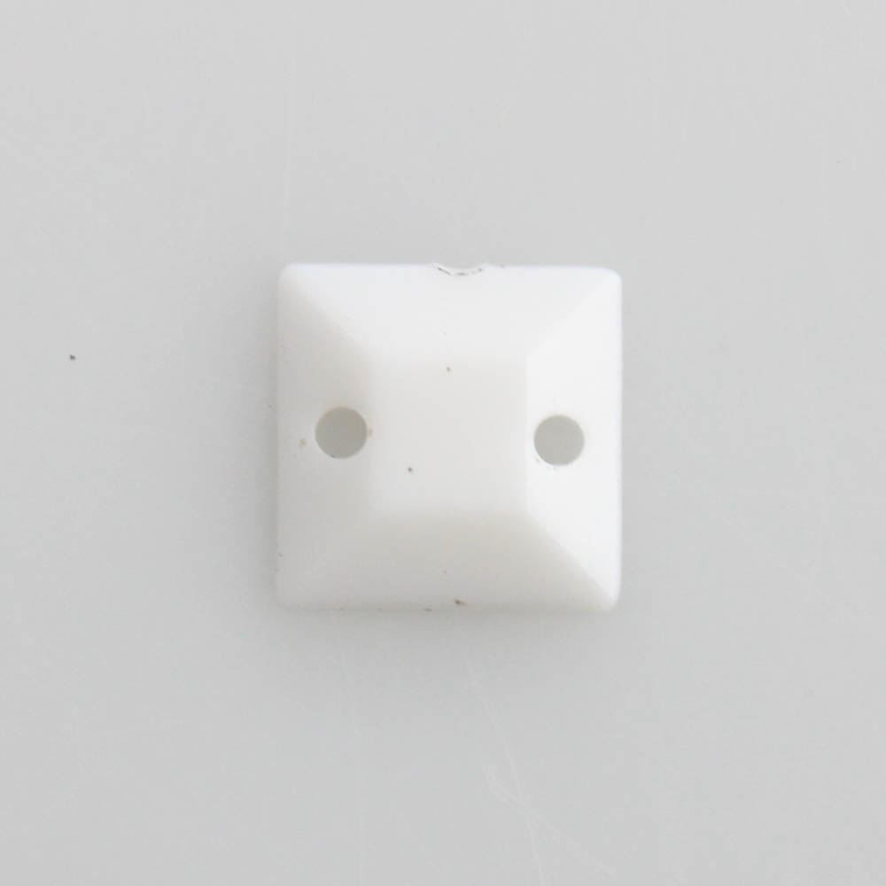 Chaton Para Costura Quadrado Leitoso 08Mm Em Acrilico Com 250Gr