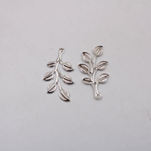 PINGENTE FOLHAS 19X37MM EM FERRO COM 200 PEÇAS