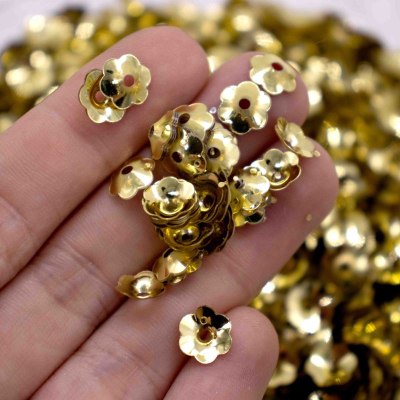 LANTEJOULA-FLOR-08MM-EM-PVC-COM-500G---226---DOURADO-Z26