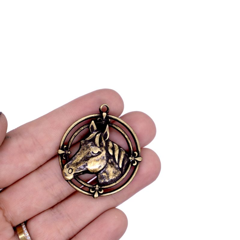 PINGENTE-COUNTRY-CAVALO-38MM-EM-ZAMAC-COM-10-PECAS---OURO-VELHO
