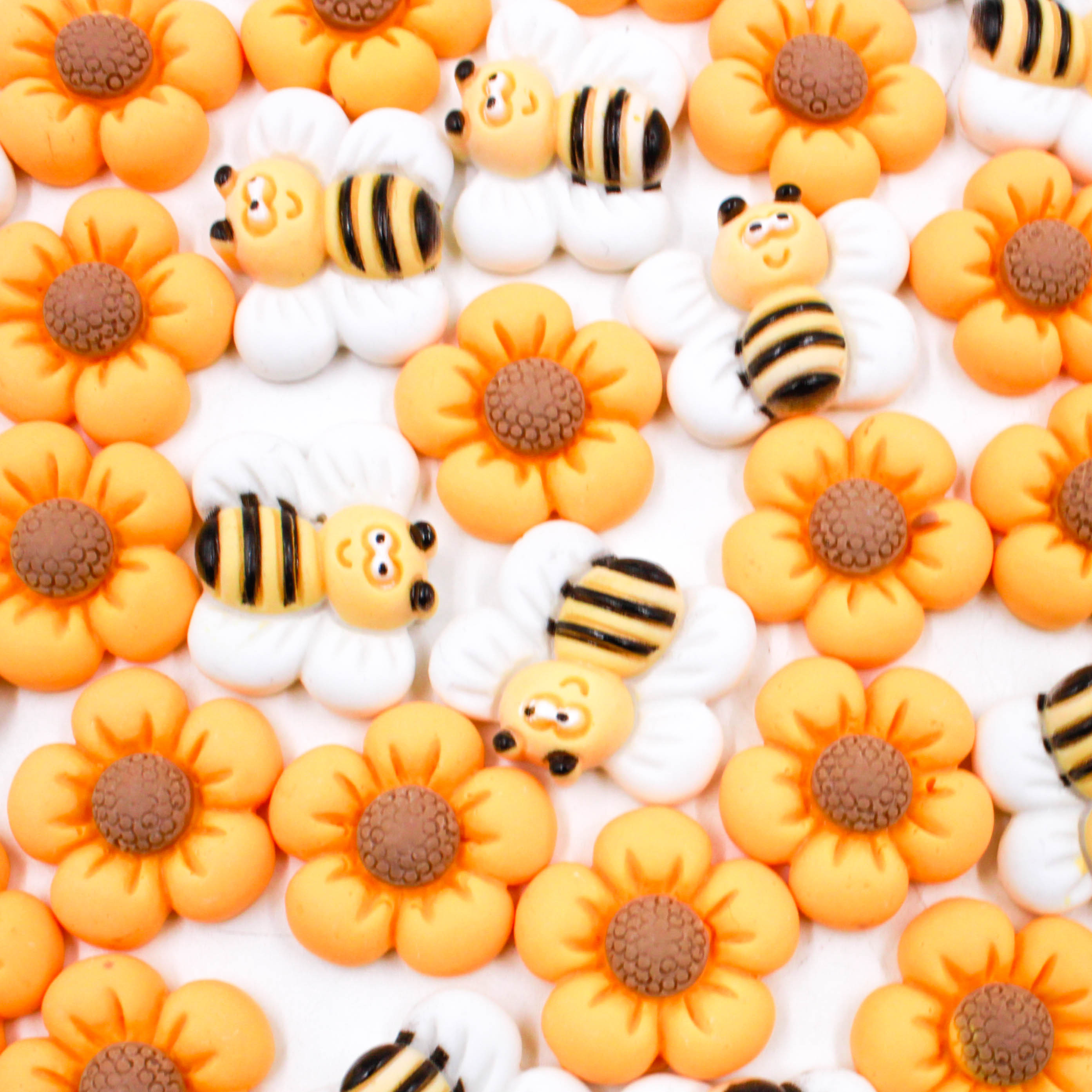 Aplique Abelha E Flor 15Mm Em Resina Com 200 Peças