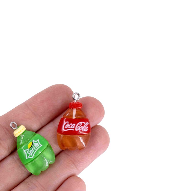 PINGENTE-GARRAFINHAS-DE-REFRIGERANTES-09X16MM-EM-RESINA-COM-100-PECAS---103---COLORIDO