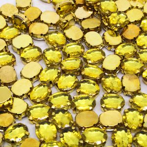 Chaton Engrampado Dourado Oval 8X10mm Em Acrilico Com 25 Peças
