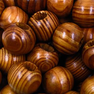 BOLA DE MADEIRA PASSANTE 24MM COM 25G